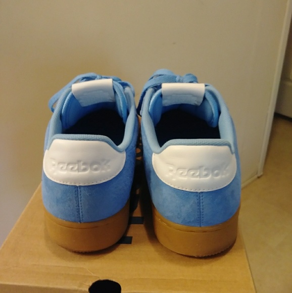 🔥🔥REEBOK CLASSICS🔥🔥 - Picture 3 of 8